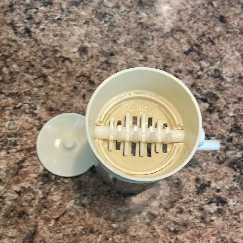Cream Manual Glass‎ Grinder
